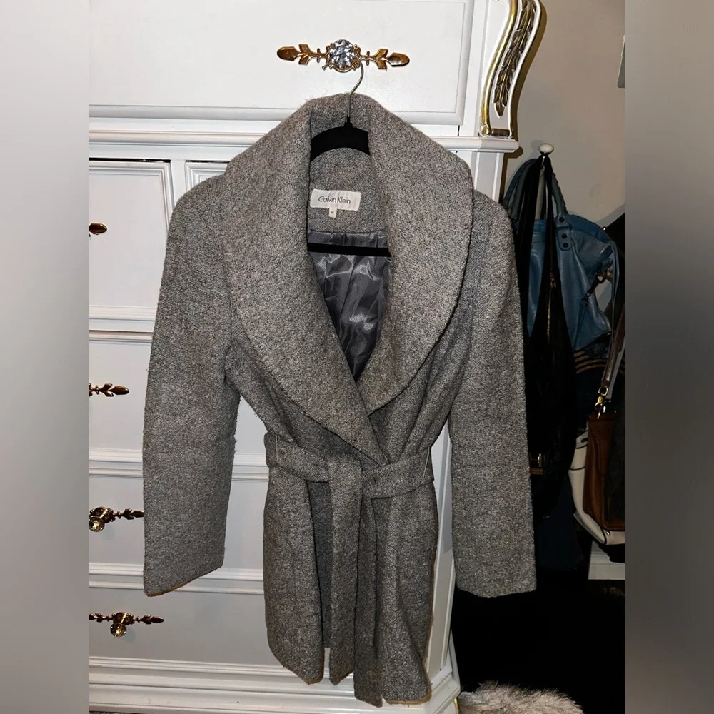 Circa 2012, Calvin Klein Grey Wool Coat, Size 6 - Picture 3 of 17